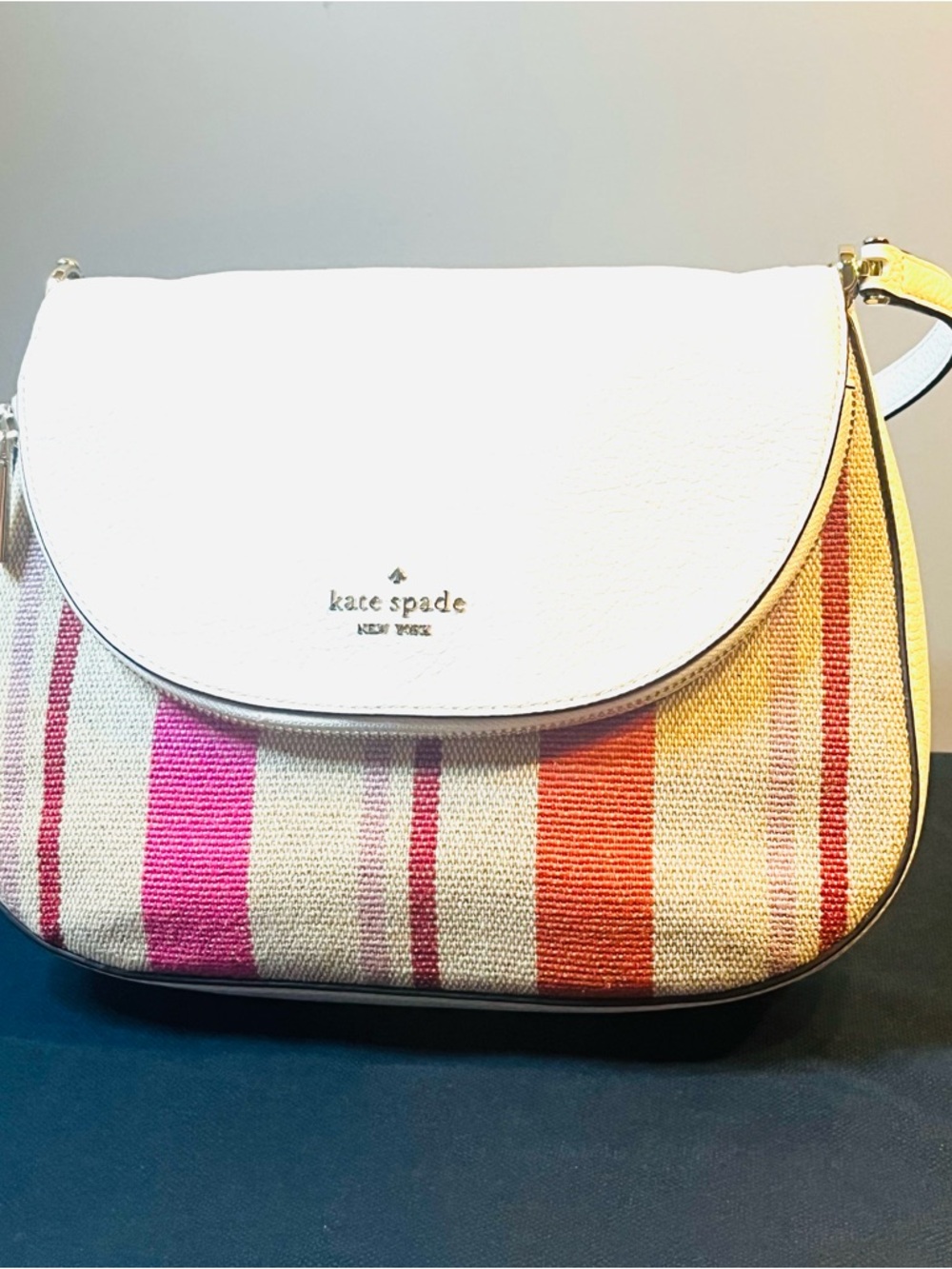 KATE SPADE LEILA WHITE and MULTICOLOR BAG WITH SECRET COMPARTMENT!